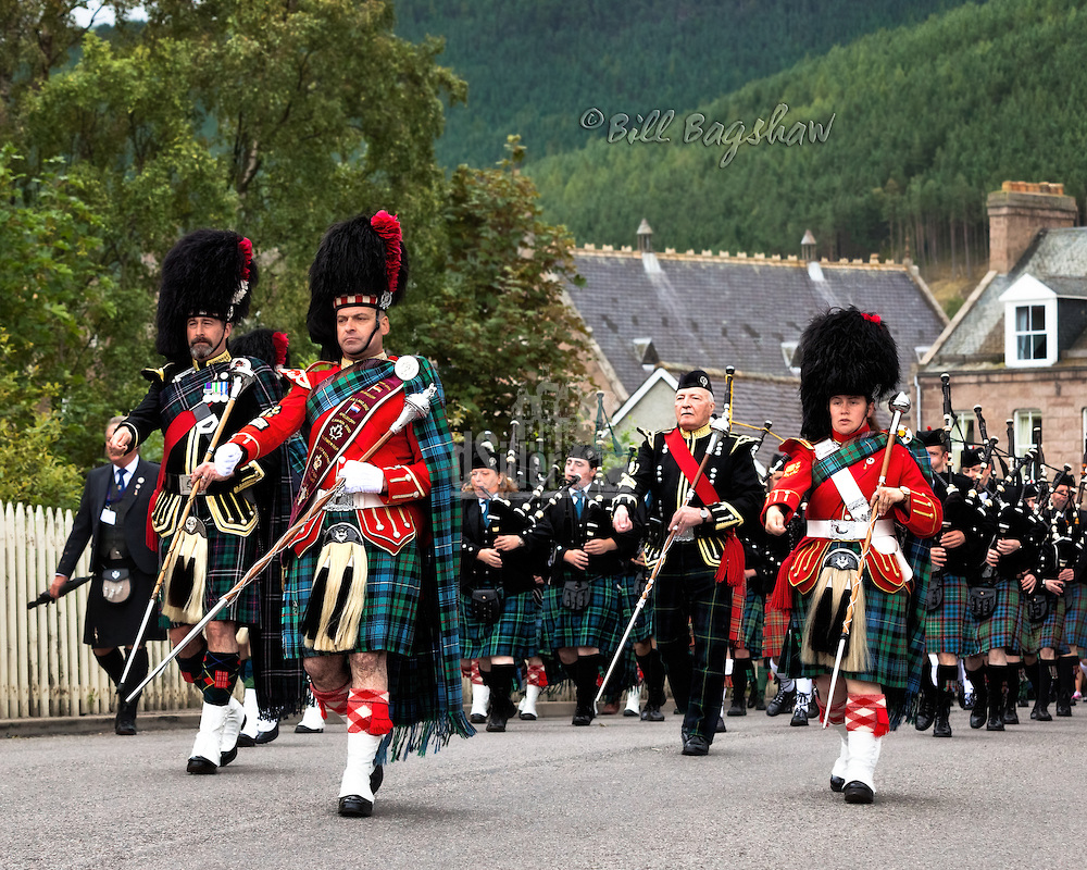 Ballater-Highland-Games.-Massed-Pipe-Bands.-Photo-Bill-Bagshaw..jpg